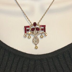 Sweet Romance Trefoil Garnet Lavaliere Pin/Pendant w/ Chain